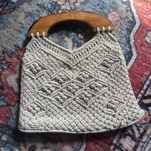 Cream crochet bag with wooden handle
